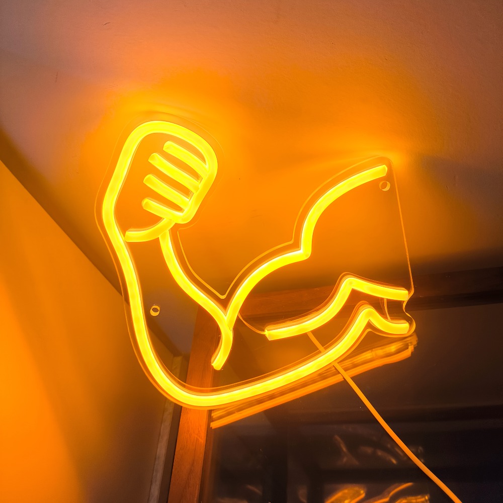 フィットネスモチベーションライト - マッスルネオンサイン  - Home Gym Neon Sign のレビューと価格